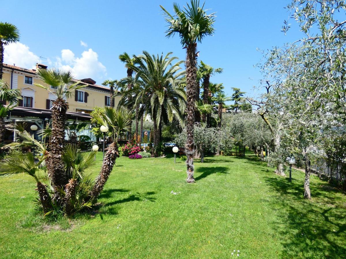 Residence Villa Degli Aranci Riva del Garda Exterior photo