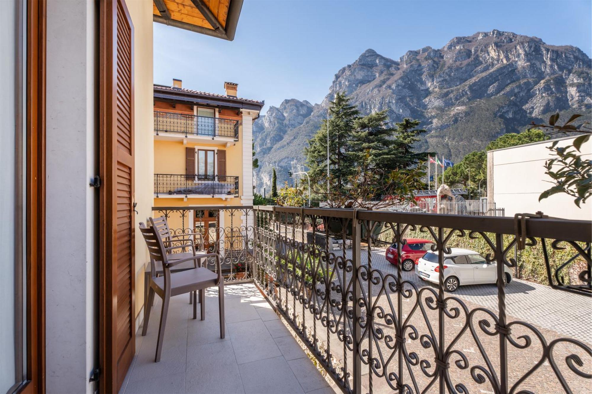 Residence Villa Degli Aranci Riva del Garda Exterior photo
